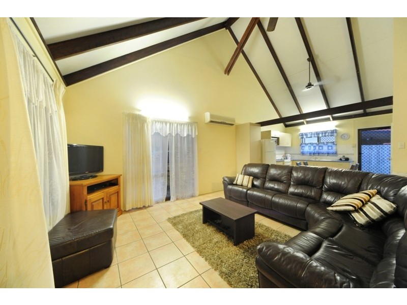 1 and 2/9 Maeva Street, Jubilee Pocket QLD 4802