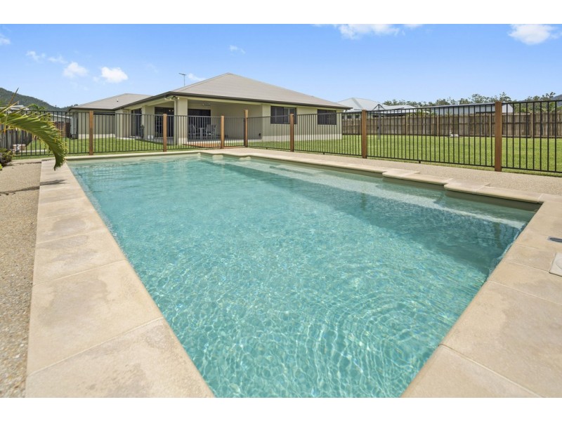 5 Henderson Street, Cannonvale QLD 4802