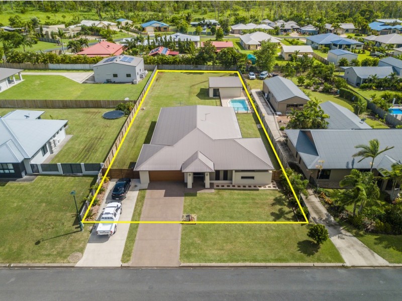 5 Henderson Street, Cannonvale QLD 4802