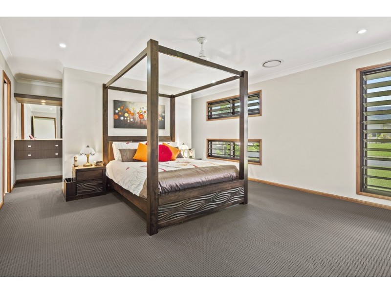 5 Henderson Street, Cannonvale QLD 4802