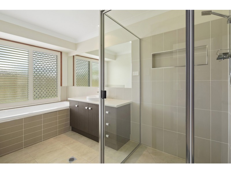 5 Henderson Street, Cannonvale QLD 4802