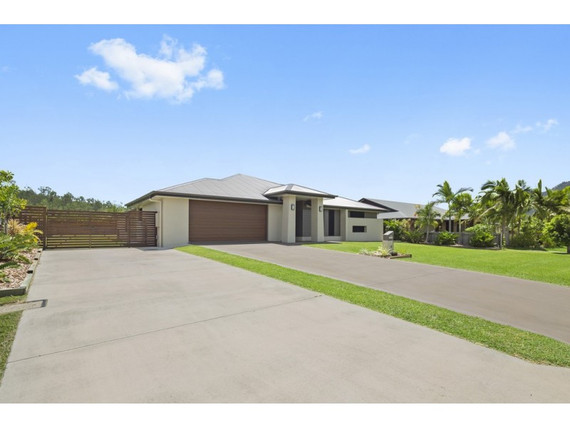 5 Henderson Street, Cannonvale QLD 4802