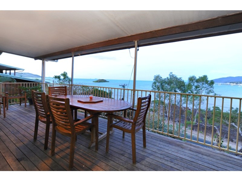 14 Coral Esplanade, Cannonvale QLD 4802