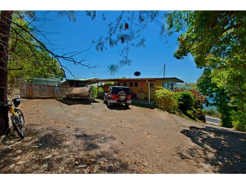 14 Coral Esplanade, Cannonvale QLD 4802