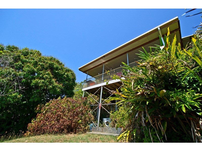 14 Coral Esplanade, Cannonvale QLD 4802