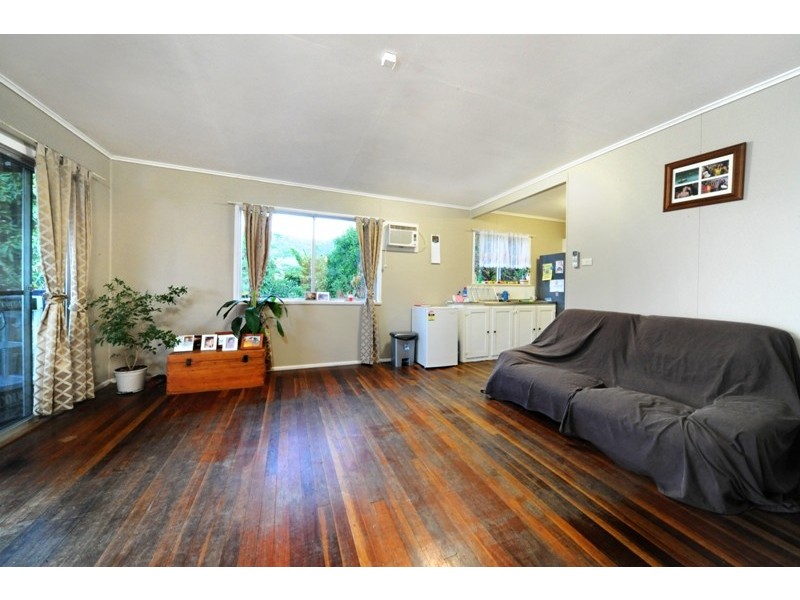 14 Coral Esplanade, Cannonvale QLD 4802