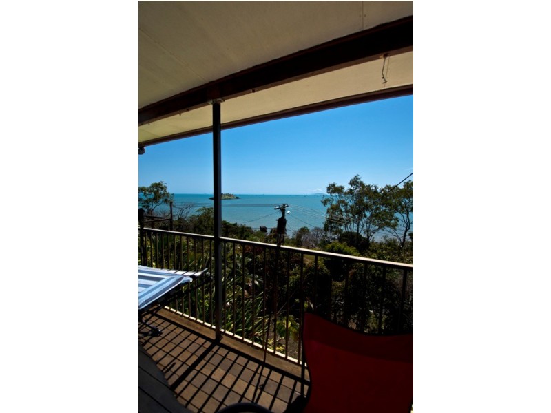14 Coral Esplanade, Cannonvale QLD 4802