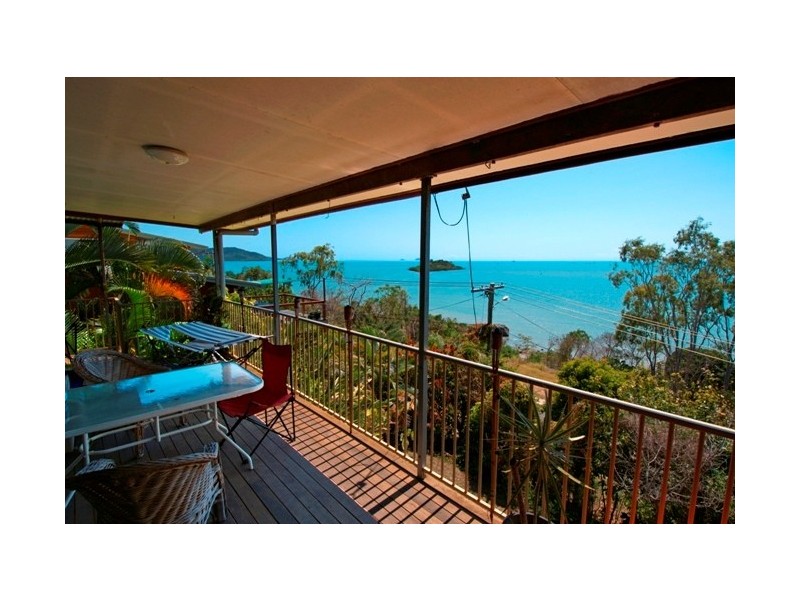 14 Coral Esplanade, Cannonvale QLD 4802