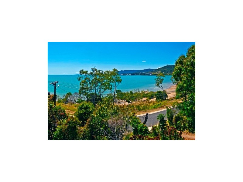 14 Coral Esplanade, Cannonvale QLD 4802