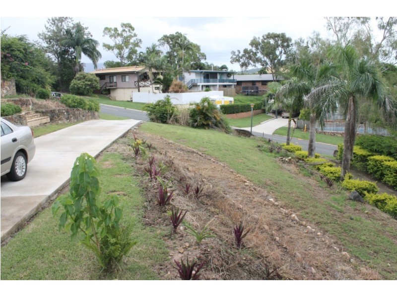 33 Manooka Drive, Cannonvale QLD 4802