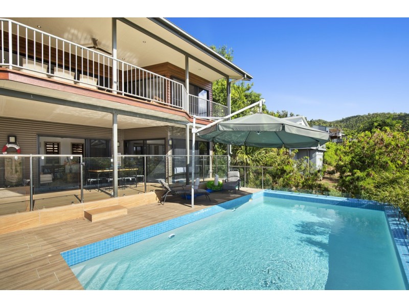 33 Stonehaven Court, Airlie Beach QLD 4802