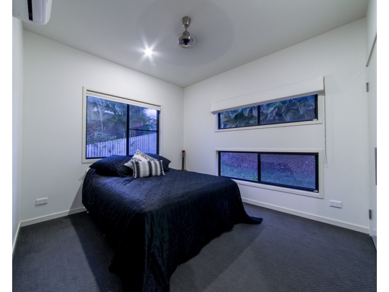 20 Whitehaven Crescent, Cannonvale QLD 4802
