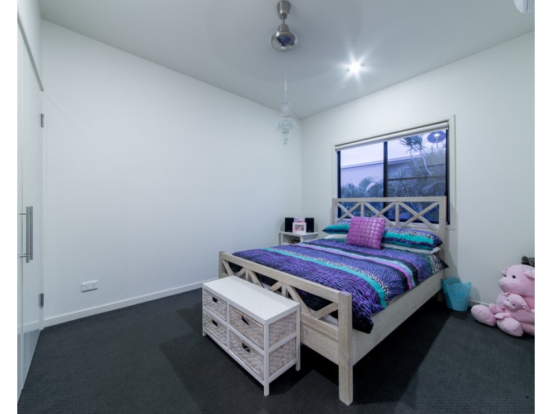 20 Whitehaven Crescent, Cannonvale QLD 4802