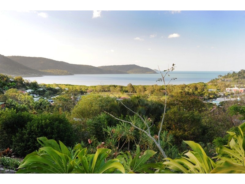 17 Panoramic Court, Cannonvale QLD 4802