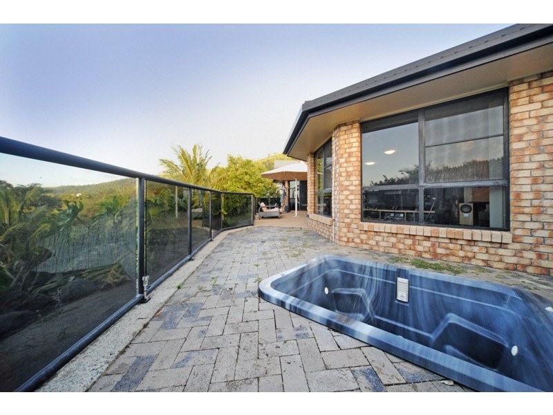 17 Panoramic Court, Cannonvale QLD 4802