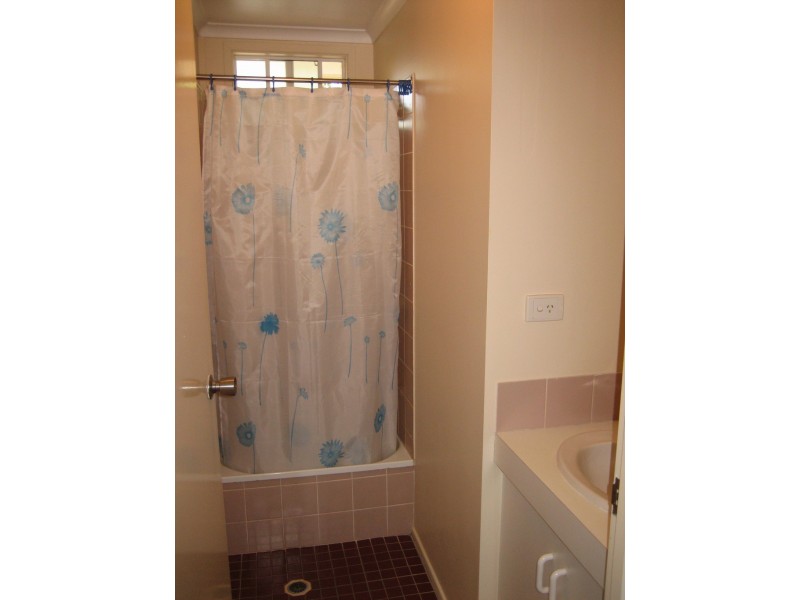 7/11 Island Drive, Cannonvale QLD 4802