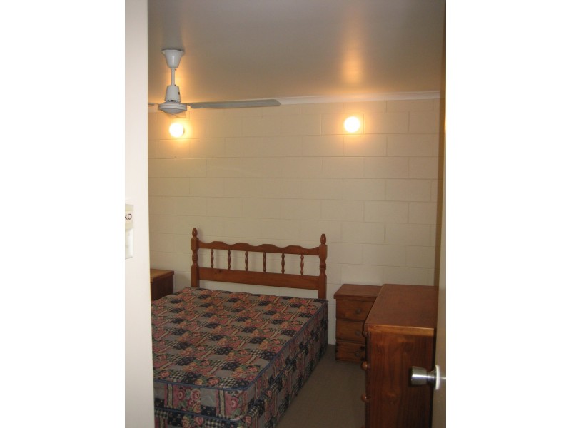 7/11 Island Drive, Cannonvale QLD 4802