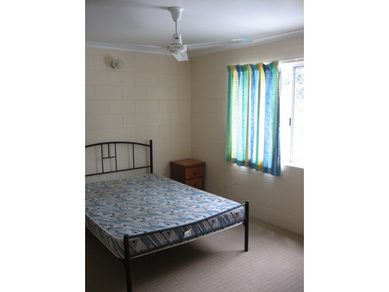 7/11 Island Drive, Cannonvale QLD 4802