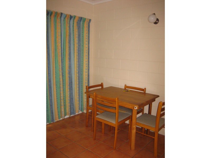 7/11 Island Drive, Cannonvale QLD 4802