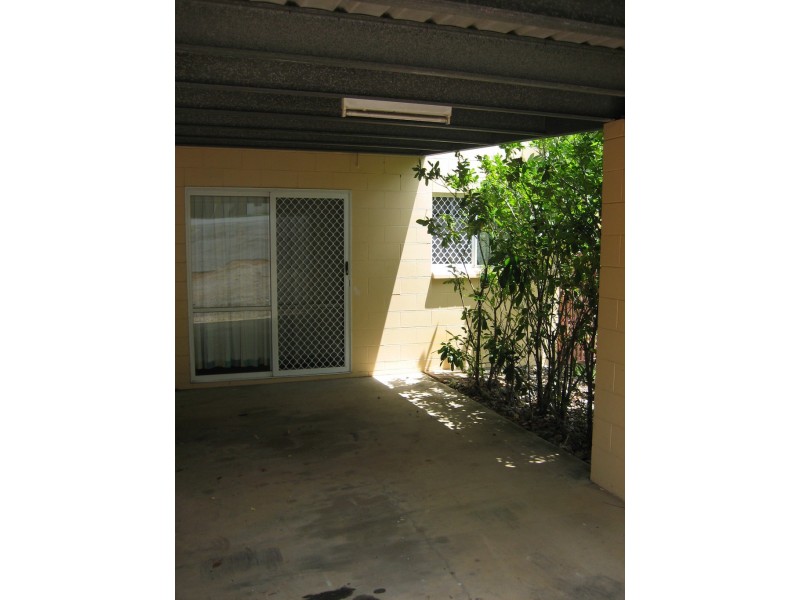 7/11 Island Drive, Cannonvale QLD 4802