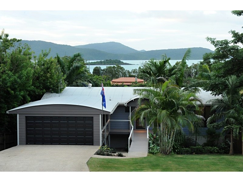 32 Jones Road, Cannonvale QLD 4802