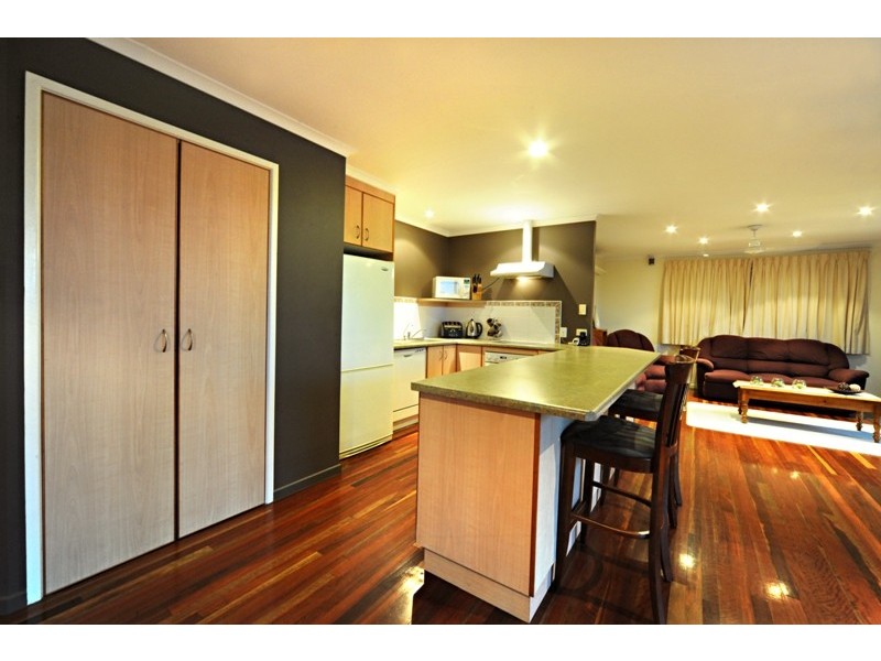 32 Jones Road, Cannonvale QLD 4802