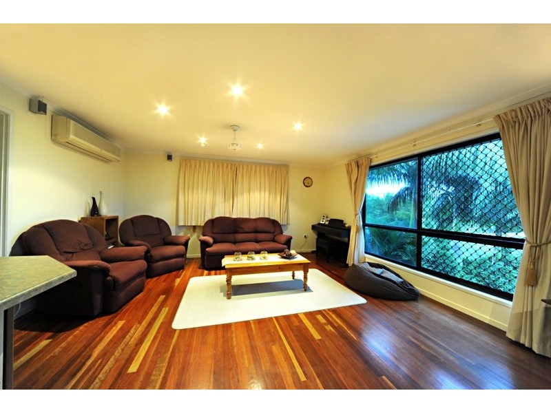 32 Jones Road, Cannonvale QLD 4802