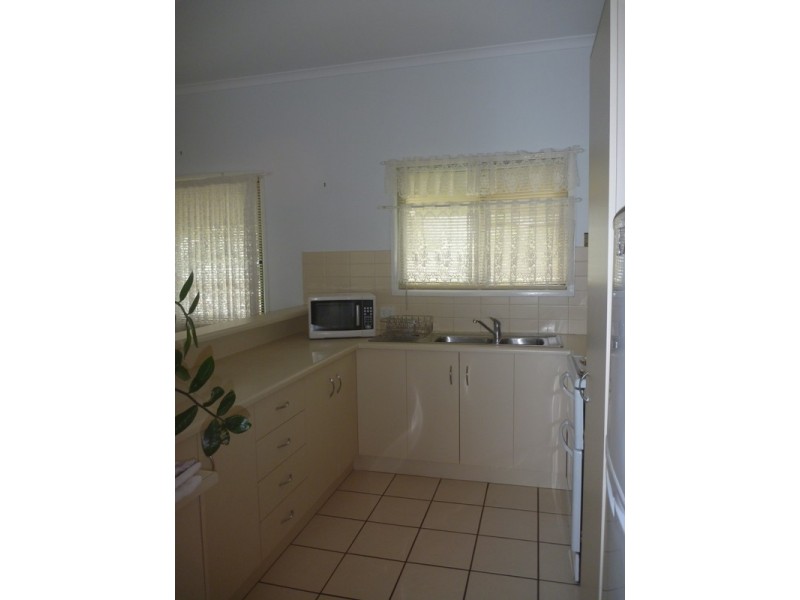 4/13 Faust Street, Proserpine QLD 4800
