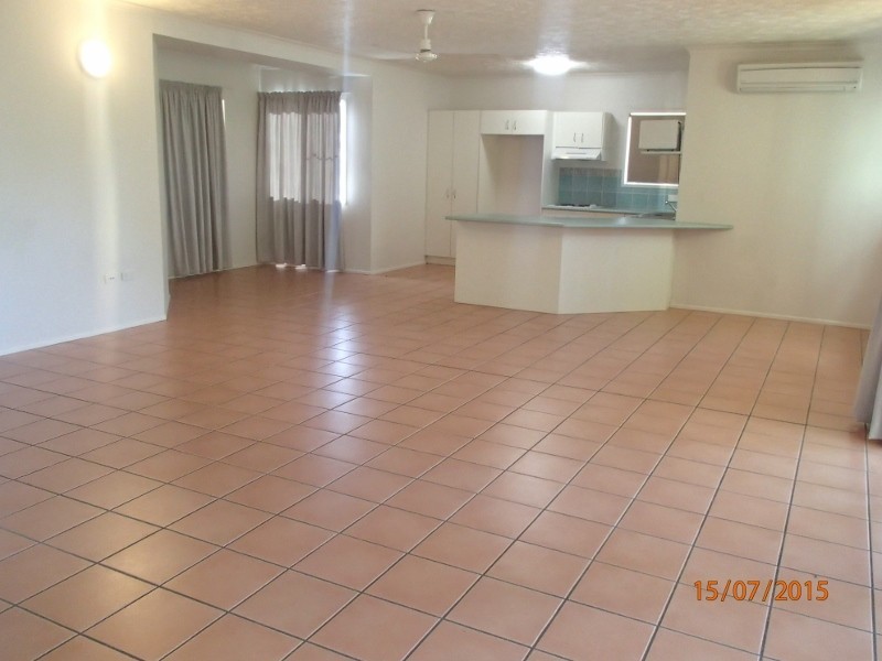 15/24 Island Drive, Cannonvale QLD 4802