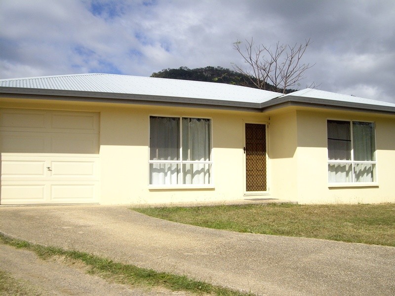44 Banksia Court, Cannonvale QLD 4802