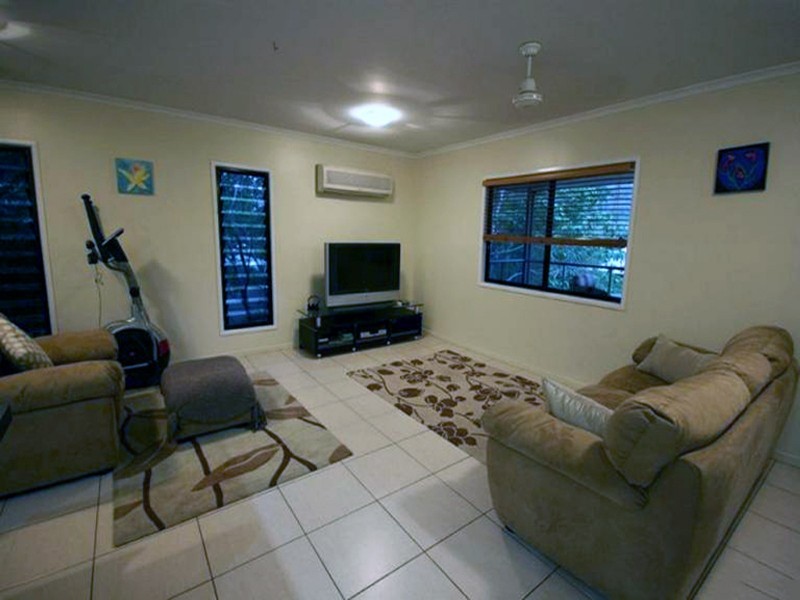 24 Grace Avenue, Cannonvale QLD 4802