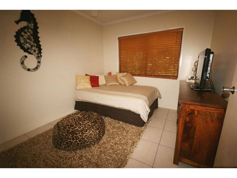 24 Grace Avenue, Cannonvale QLD 4802