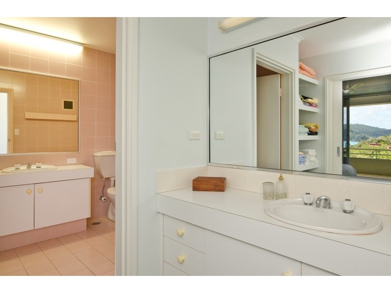 202 Poinciana Lodge, Marina Drive, Hamilton Island QLD 4803