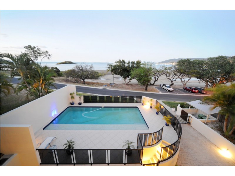 Level 1 / 22 Coral Esplanade, Cannonvale QLD 4802