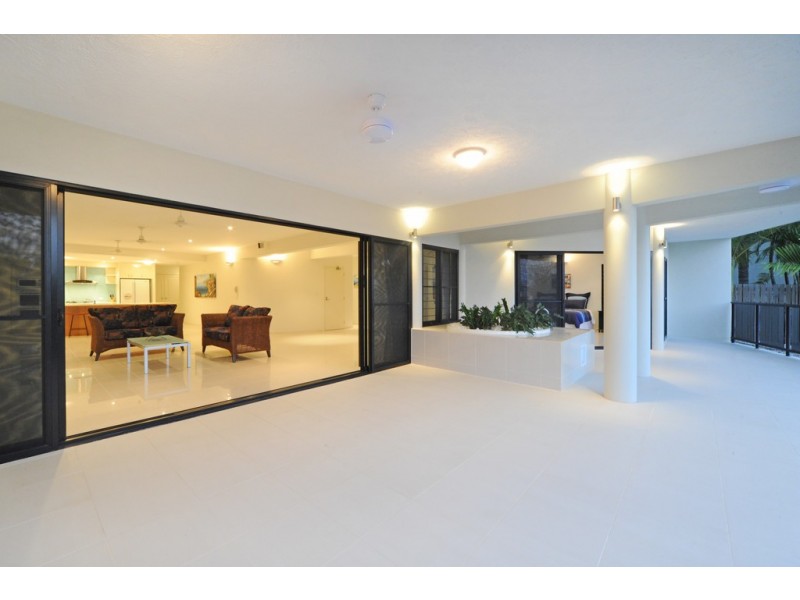 Level 1 / 22 Coral Esplanade, Cannonvale QLD 4802