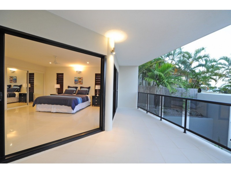 Level 1 / 22 Coral Esplanade, Cannonvale QLD 4802
