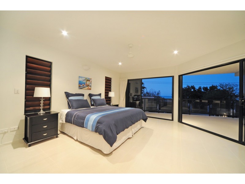 Level 1 / 22 Coral Esplanade, Cannonvale QLD 4802