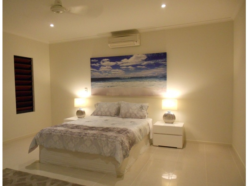 Level 1 / 22 Coral Esplanade, Cannonvale QLD 4802