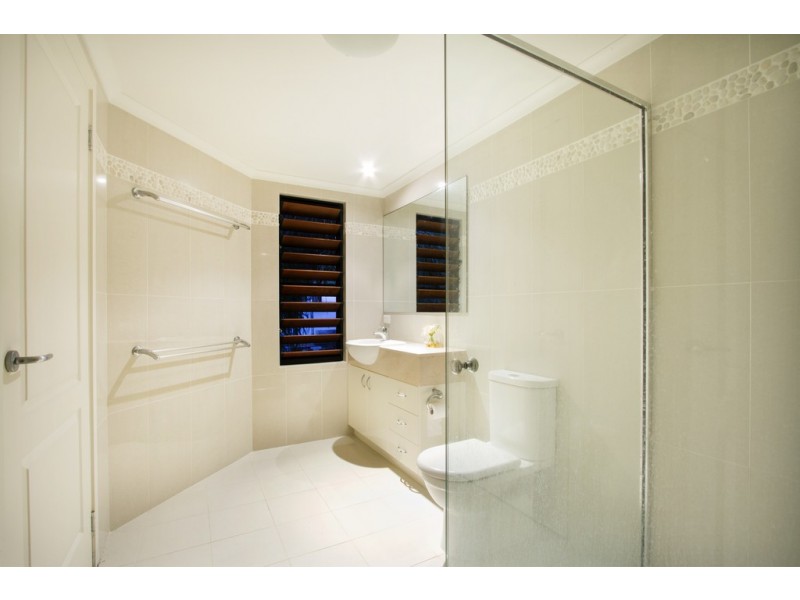 Level 1 / 22 Coral Esplanade, Cannonvale QLD 4802