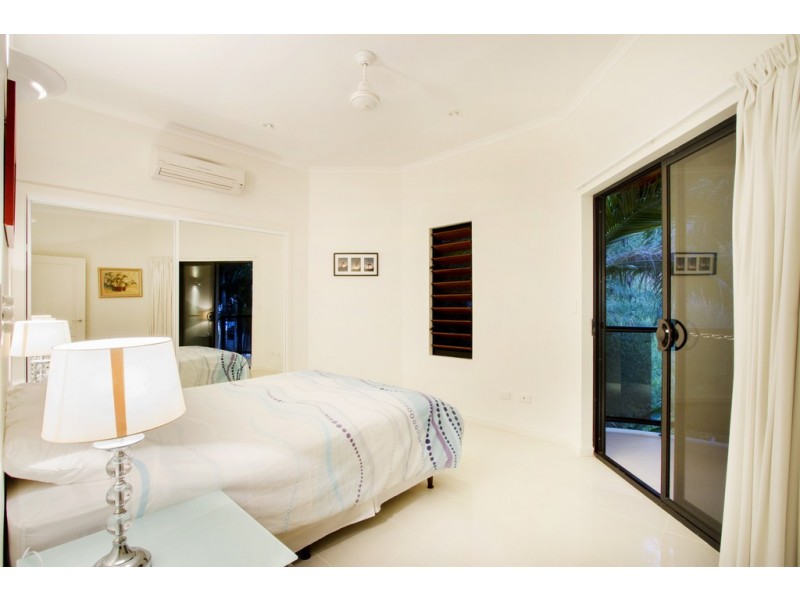 Level 1 / 22 Coral Esplanade, Cannonvale QLD 4802