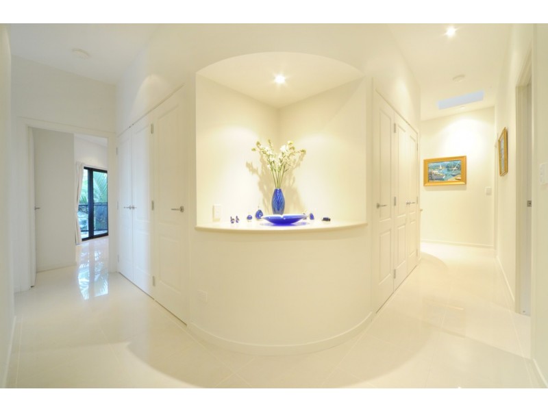 Level 1 / 22 Coral Esplanade, Cannonvale QLD 4802