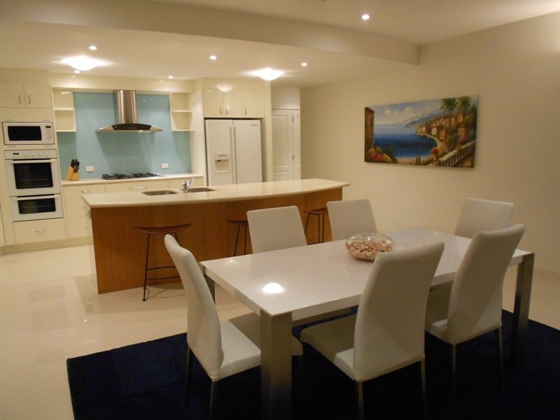 Level 1 / 22 Coral Esplanade, Cannonvale QLD 4802