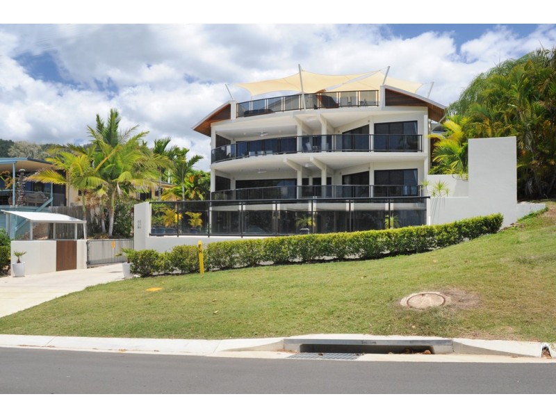 Level 1 / 22 Coral Esplanade, Cannonvale QLD 4802