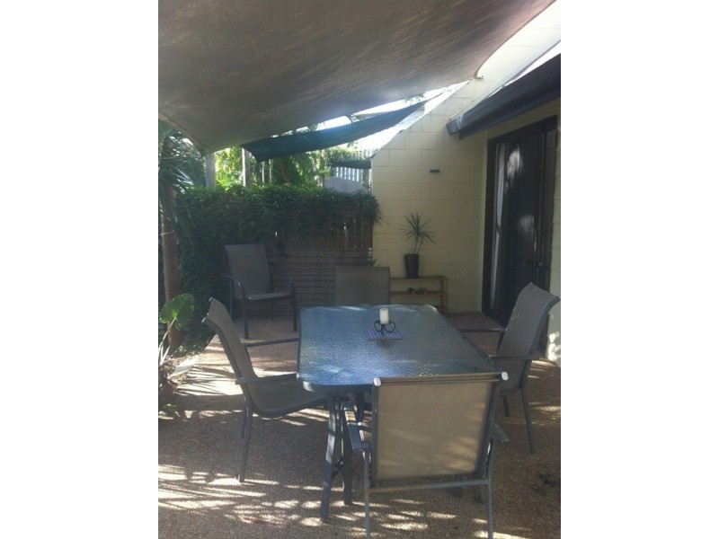 2/4 Border Drive, Cannonvale QLD 4802