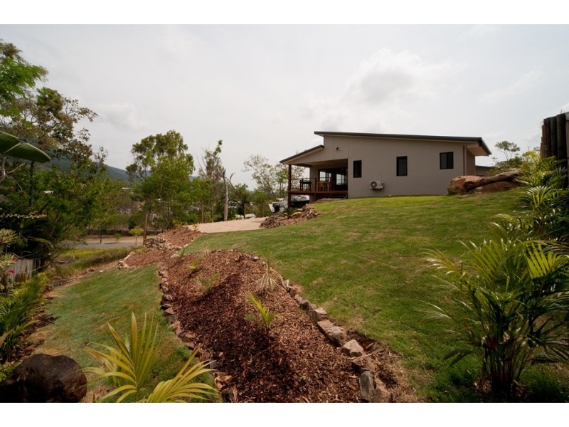 8 Beth Court, Cannonvale QLD 4802