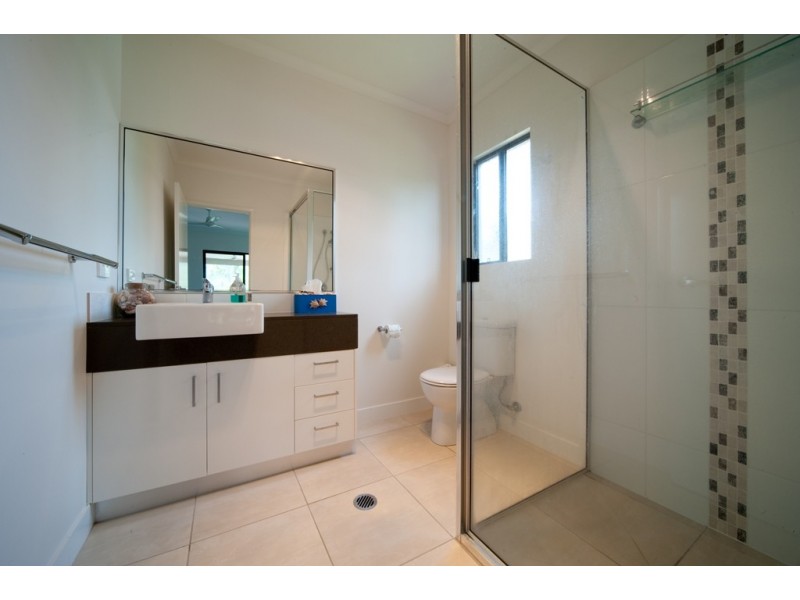 8 Beth Court, Cannonvale QLD 4802