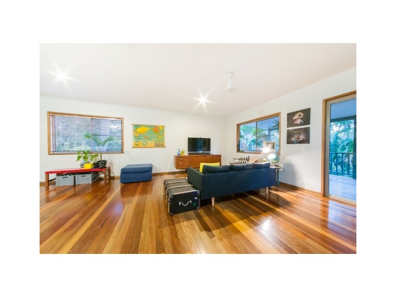 27 Eshelby Drive, Cannonvale QLD 4802