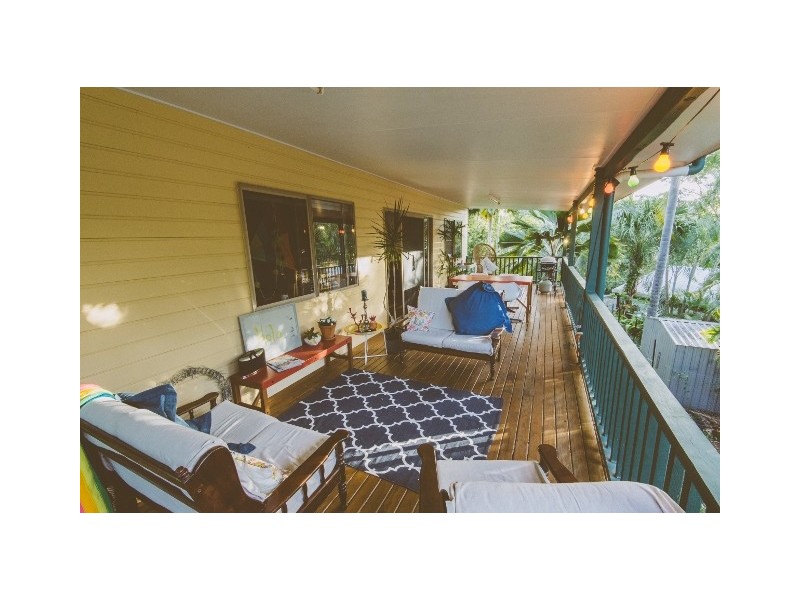 27 Eshelby Drive, Cannonvale QLD 4802