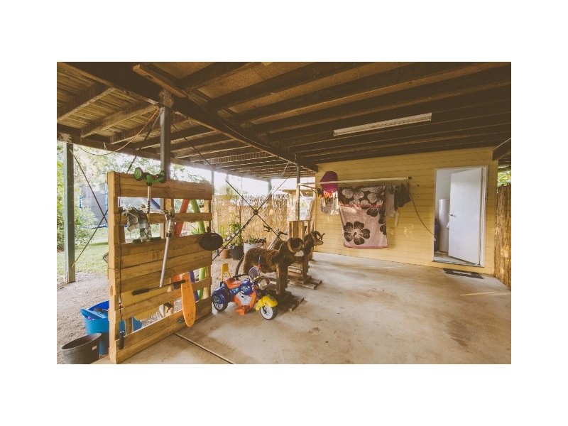 27 Eshelby Drive, Cannonvale QLD 4802