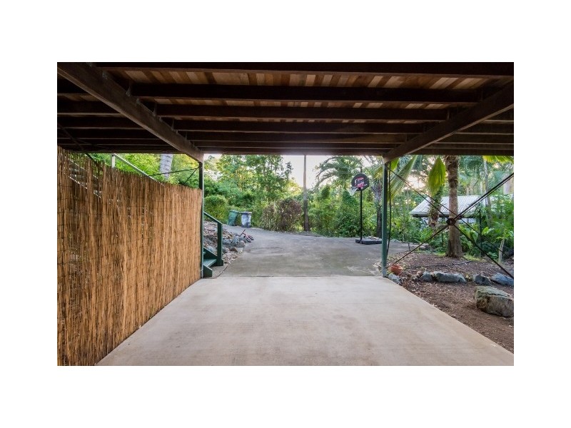 27 Eshelby Drive, Cannonvale QLD 4802